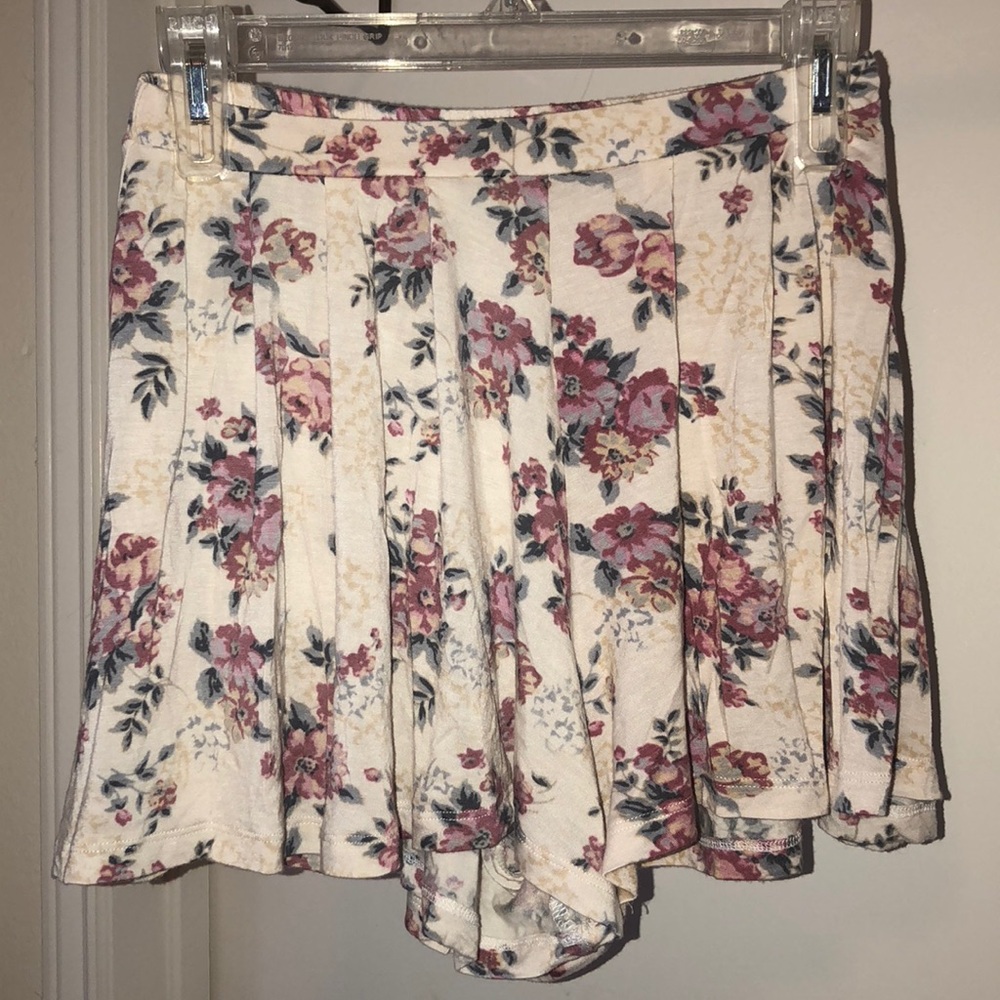 Cream floral shorts